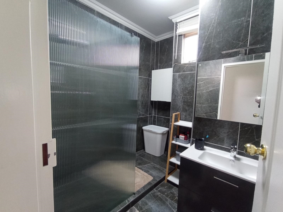 2 Bedroom Property for Sale in South Crest Gauteng