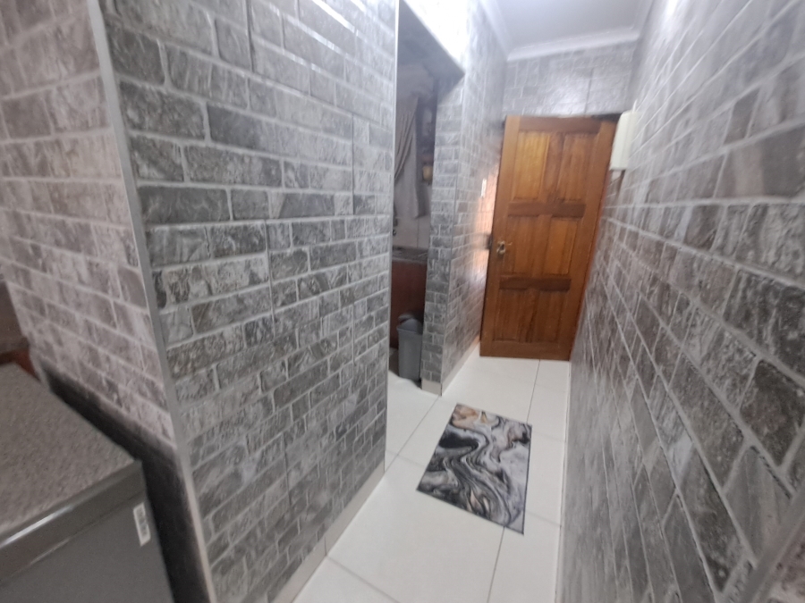 2 Bedroom Property for Sale in Greenhills Gauteng