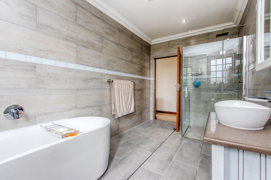 5 Bedroom Property for Sale in Bryanston Gauteng