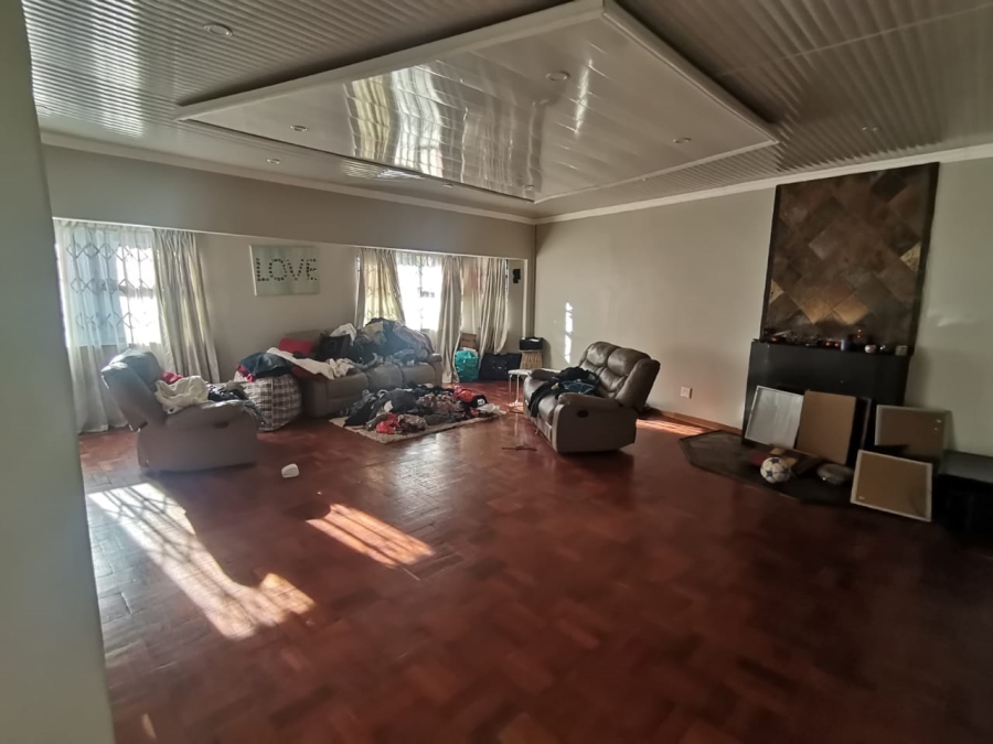 To Let 4 Bedroom Property for Rent in Valhalla Gauteng