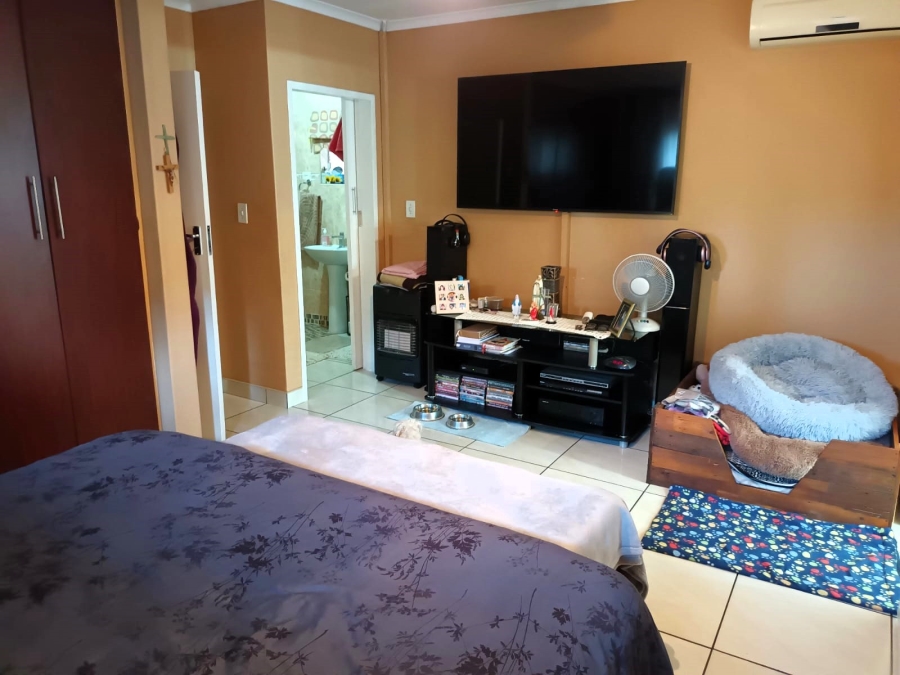3 Bedroom Property for Sale in Zwartkop Gauteng