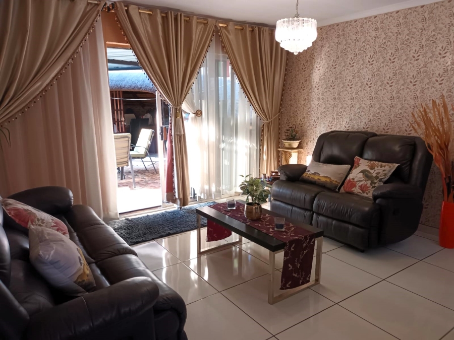 3 Bedroom Property for Sale in Zwartkop Gauteng
