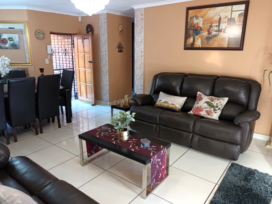 3 Bedroom Property for Sale in Zwartkop Gauteng