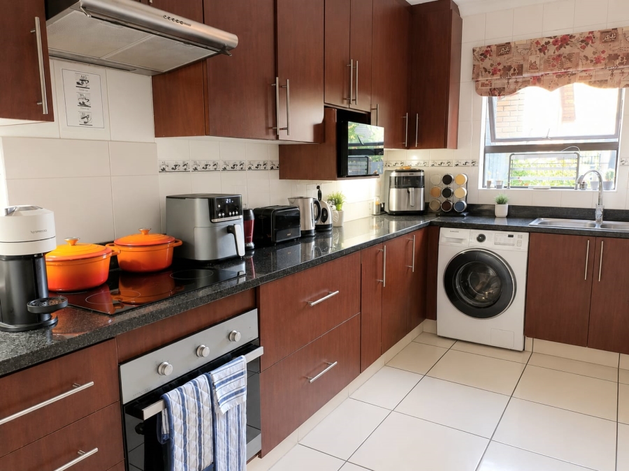 3 Bedroom Property for Sale in Zwartkop Gauteng