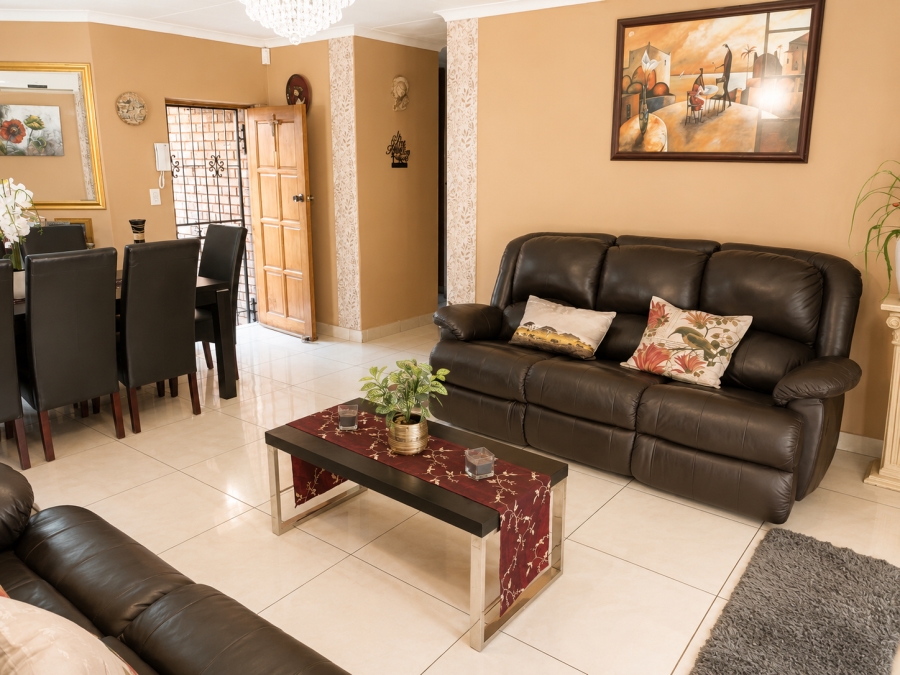 3 Bedroom Property for Sale in Zwartkop Gauteng