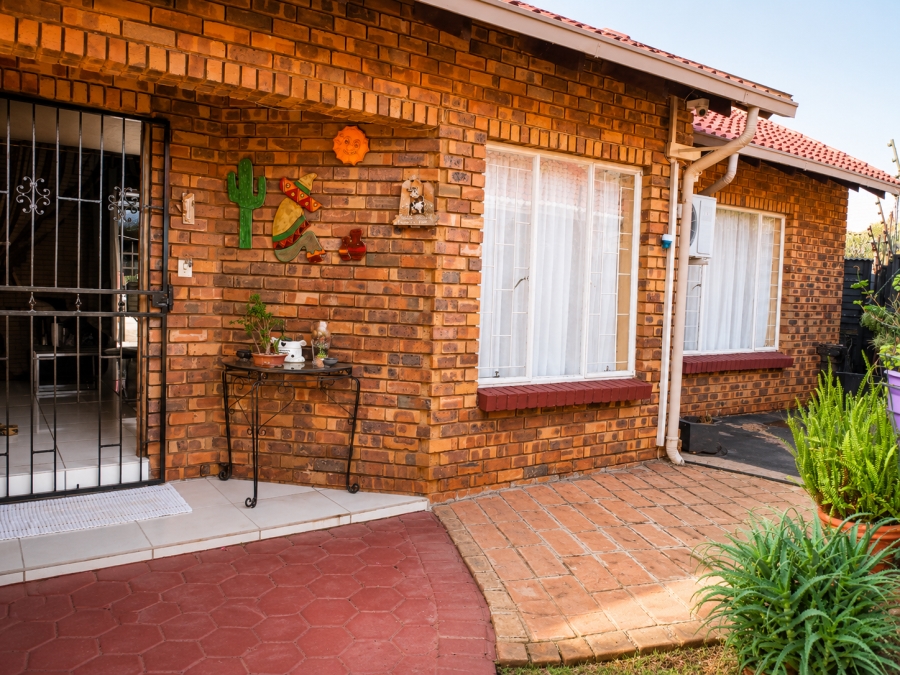 3 Bedroom Property for Sale in Zwartkop Gauteng