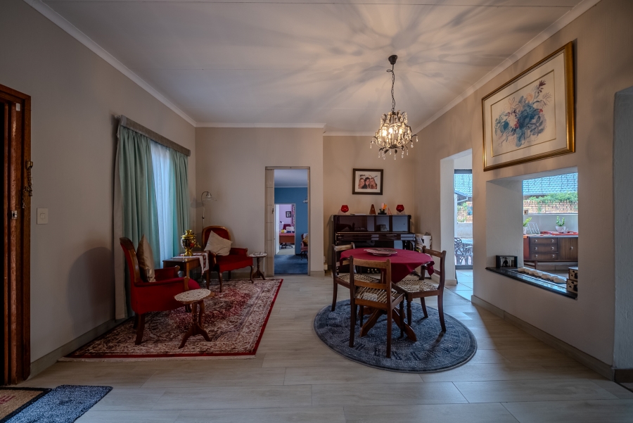 4 Bedroom Property for Sale in Faerie Glen Gauteng