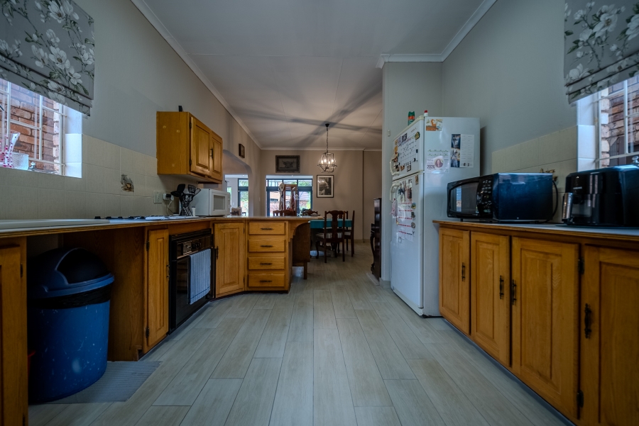 4 Bedroom Property for Sale in Faerie Glen Gauteng
