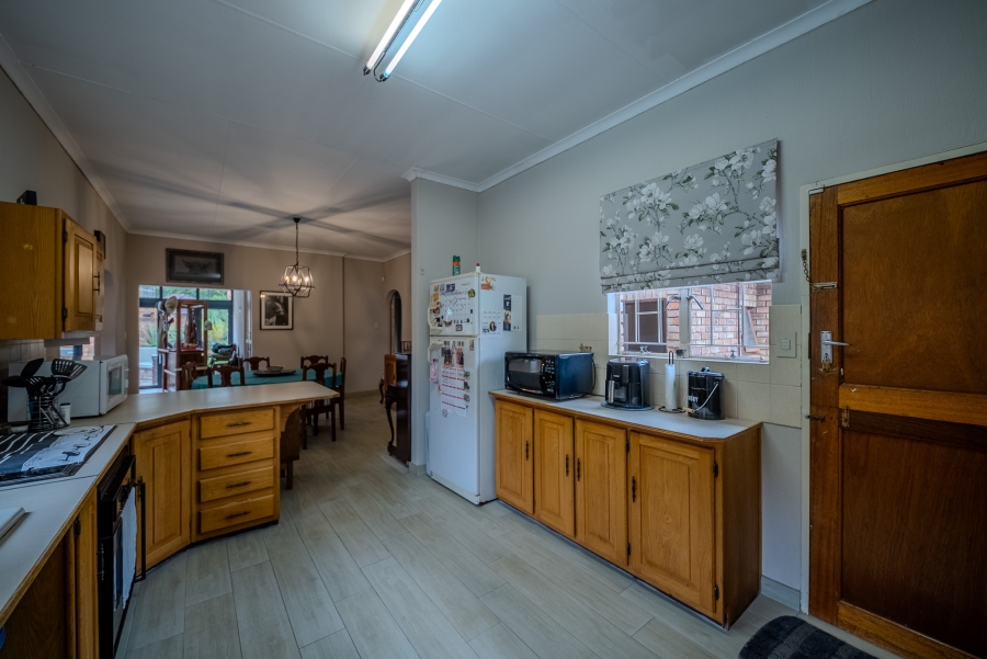 4 Bedroom Property for Sale in Faerie Glen Gauteng