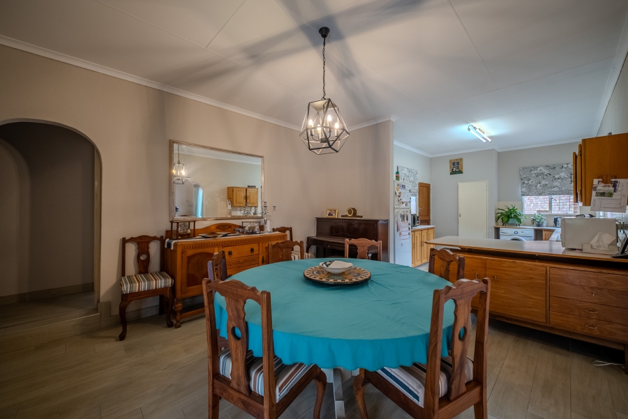 4 Bedroom Property for Sale in Faerie Glen Gauteng
