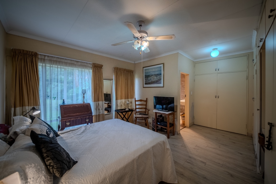 4 Bedroom Property for Sale in Faerie Glen Gauteng