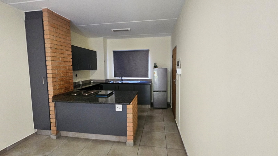To Let 2 Bedroom Property for Rent in Waterfall Gauteng