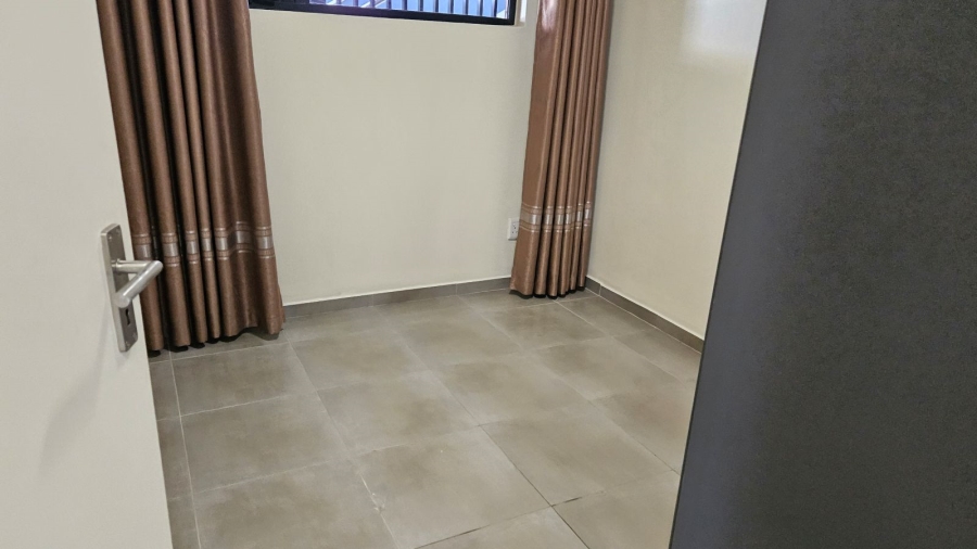 To Let 2 Bedroom Property for Rent in Waterfall Gauteng
