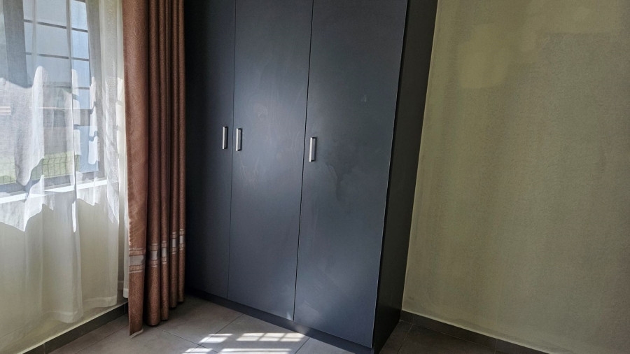 To Let 2 Bedroom Property for Rent in Waterfall Gauteng
