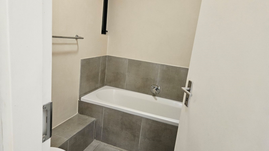 To Let 2 Bedroom Property for Rent in Waterfall Gauteng