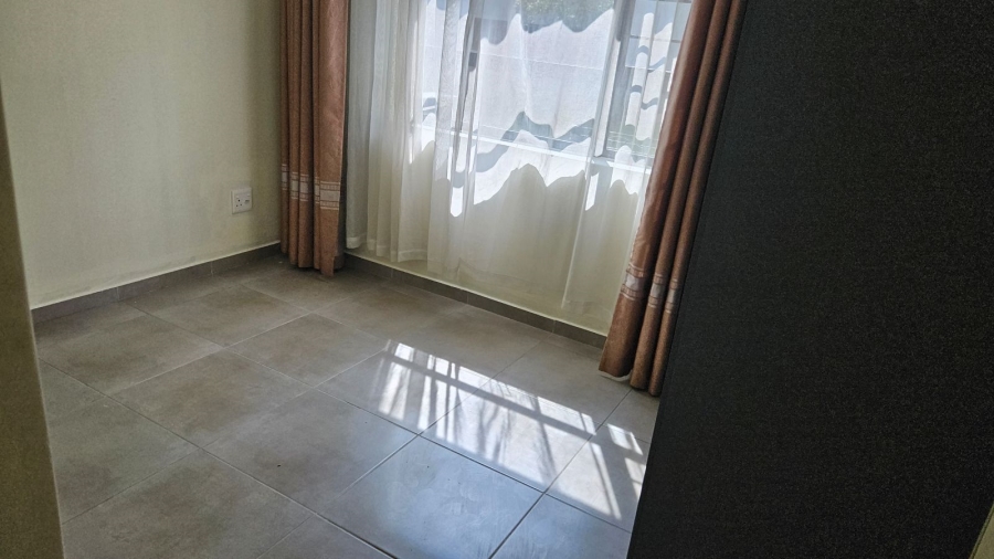 To Let 2 Bedroom Property for Rent in Waterfall Gauteng