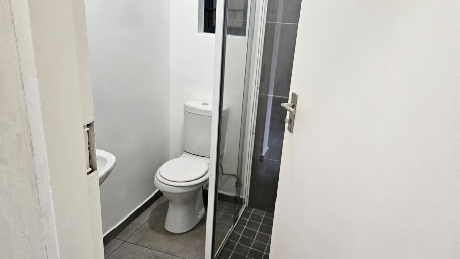 To Let 2 Bedroom Property for Rent in Waterfall Gauteng