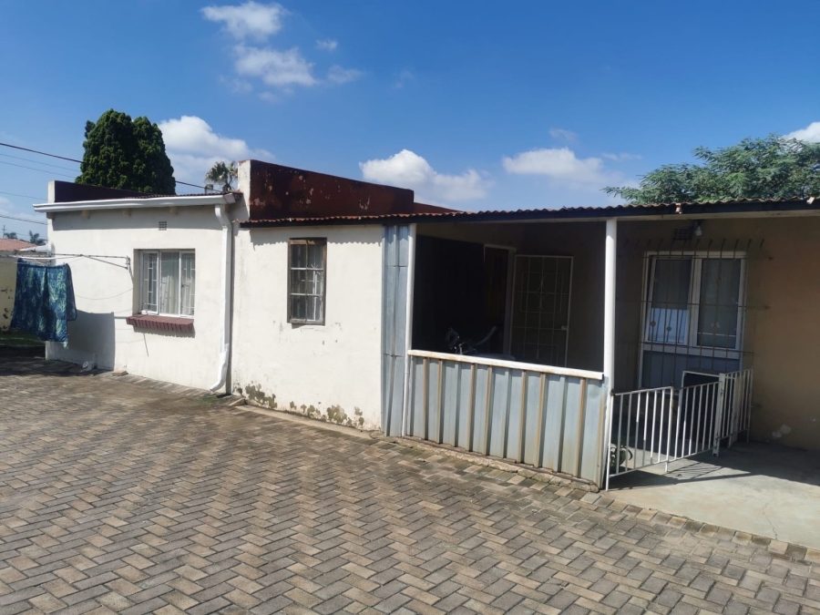 5 Bedroom Property for Sale in Primrose Gauteng