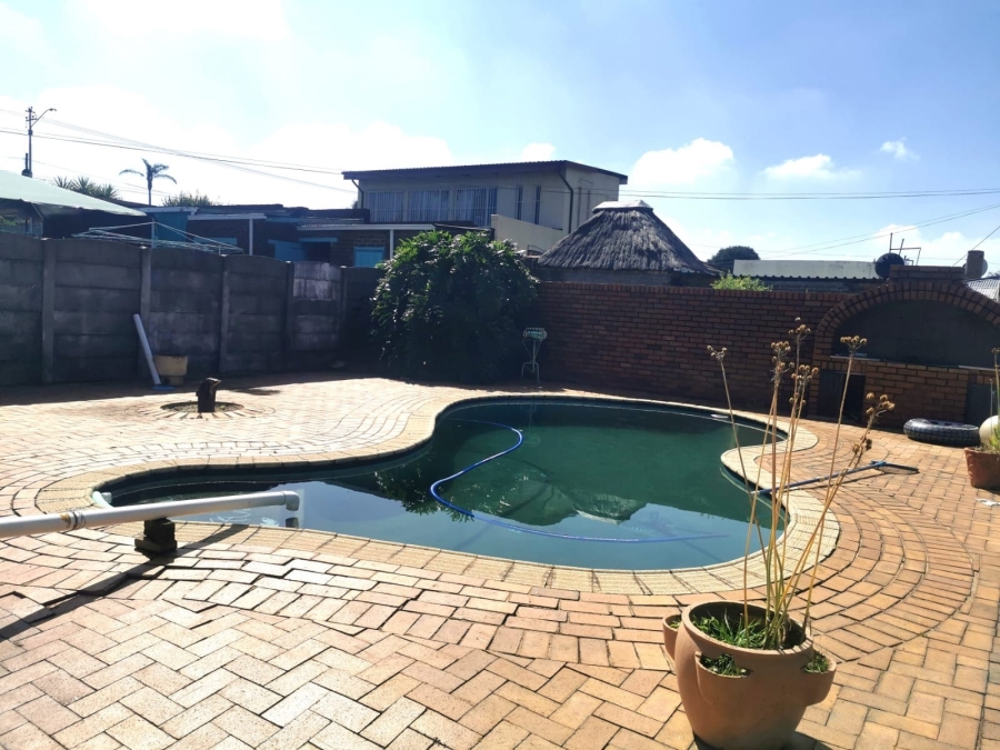 5 Bedroom Property for Sale in Primrose Gauteng