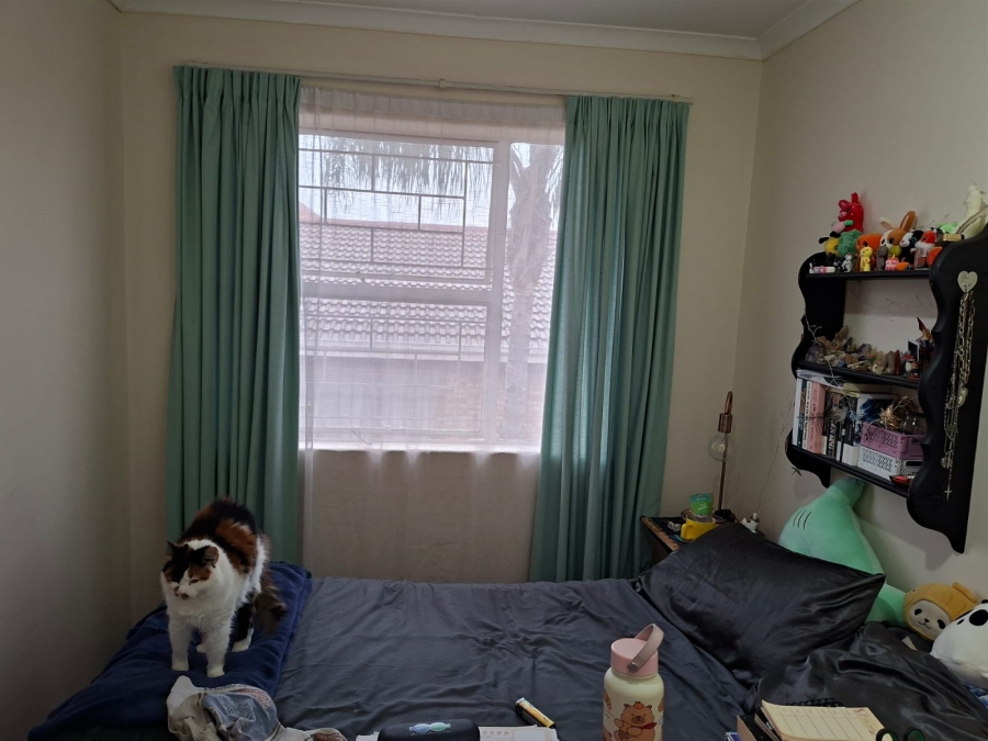 To Let 2 Bedroom Property for Rent in Roodekrans Gauteng
