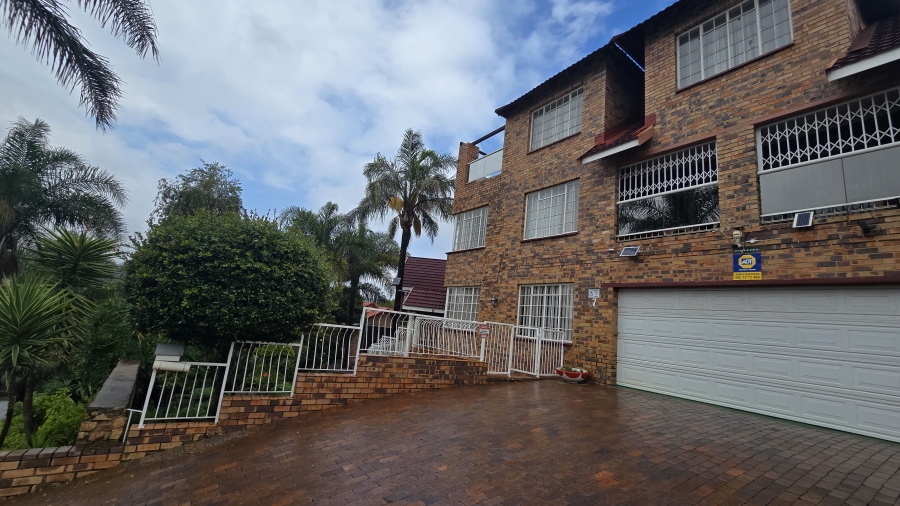 5 Bedroom Property for Sale in Rant En Dal Gauteng