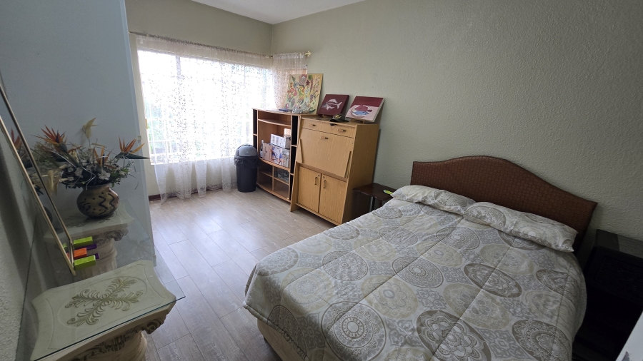 5 Bedroom Property for Sale in Rant En Dal Gauteng