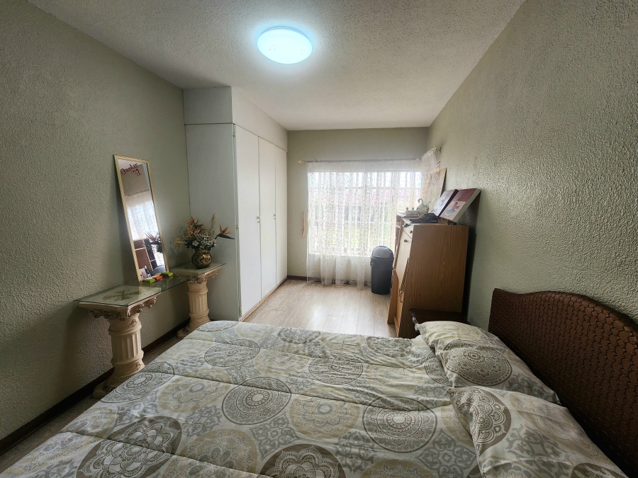 5 Bedroom Property for Sale in Rant En Dal Gauteng