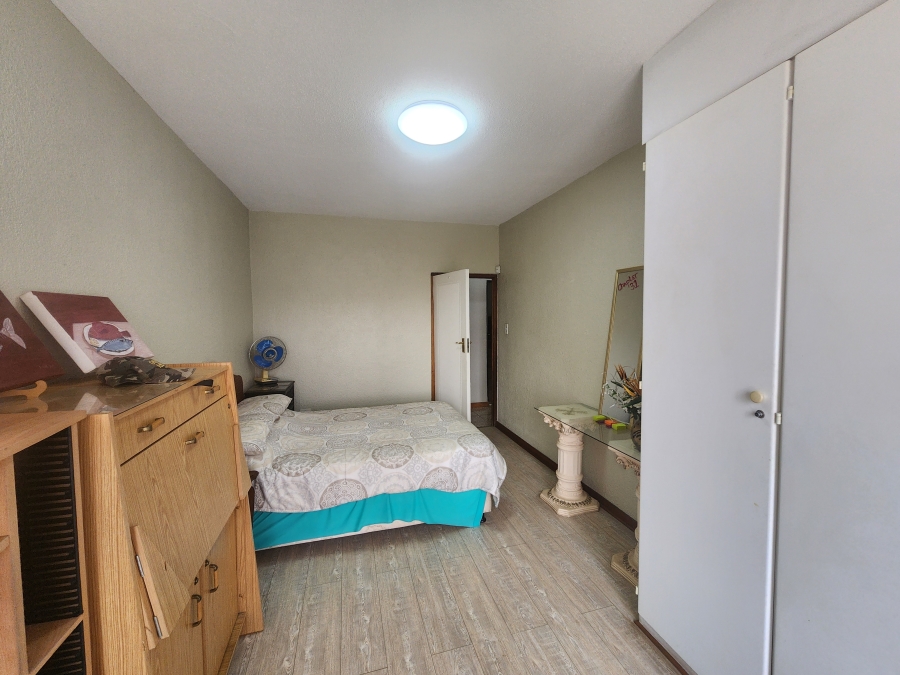 5 Bedroom Property for Sale in Rant En Dal Gauteng