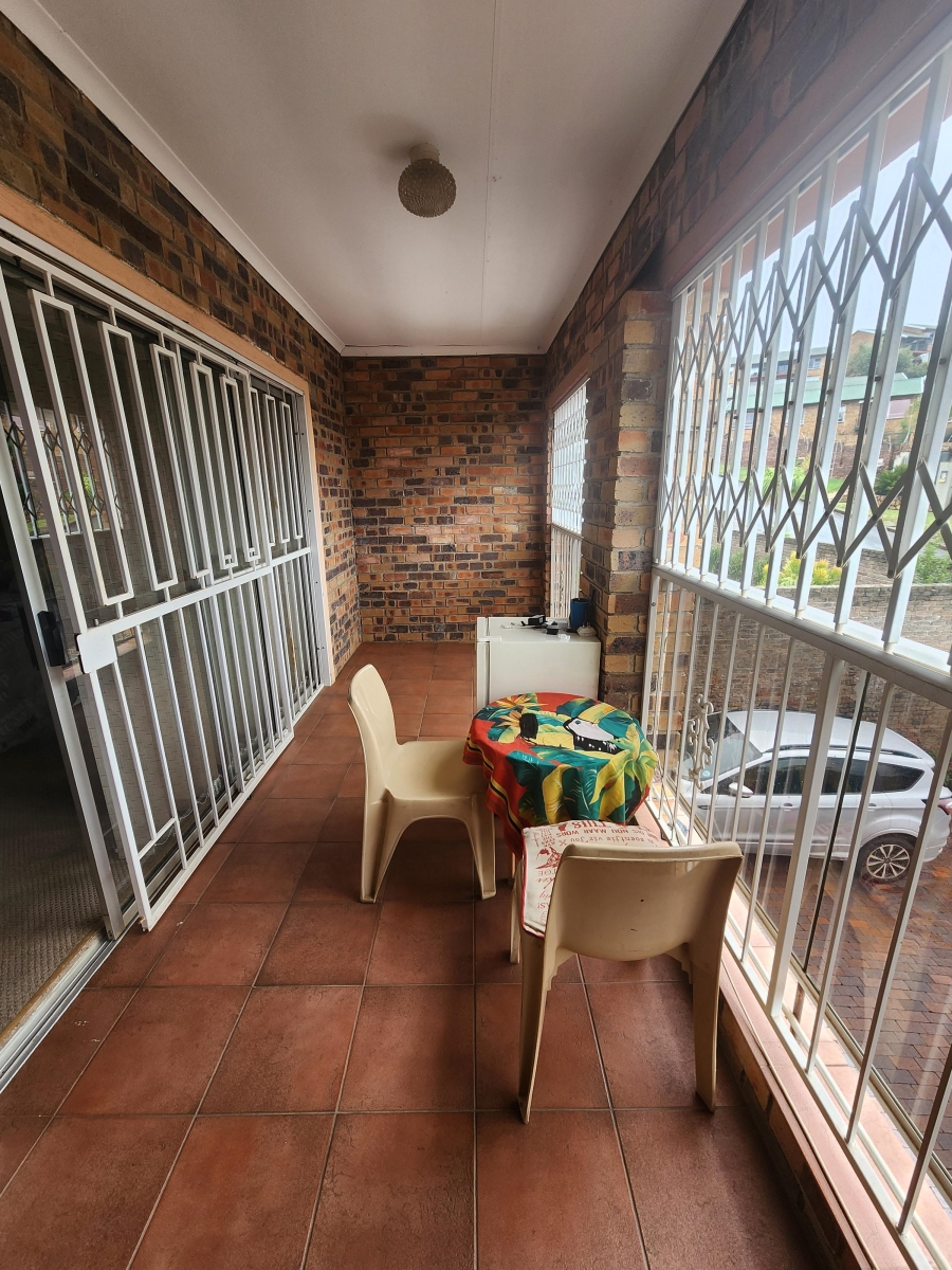 5 Bedroom Property for Sale in Rant En Dal Gauteng