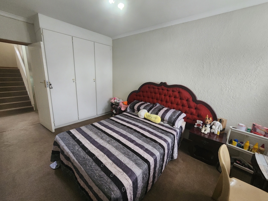 5 Bedroom Property for Sale in Rant En Dal Gauteng
