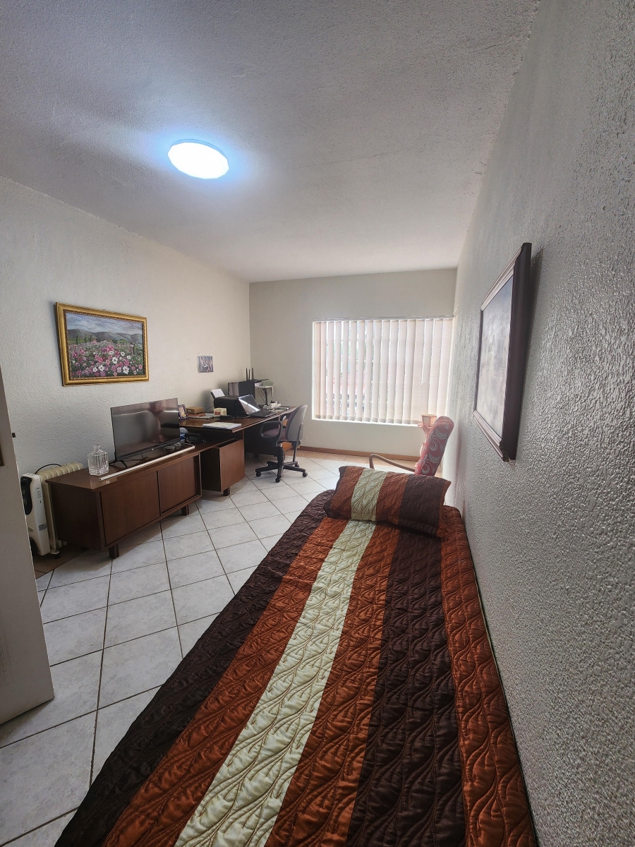 5 Bedroom Property for Sale in Rant En Dal Gauteng