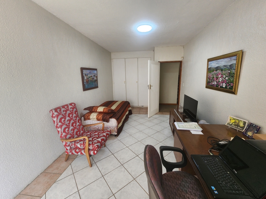 5 Bedroom Property for Sale in Rant En Dal Gauteng