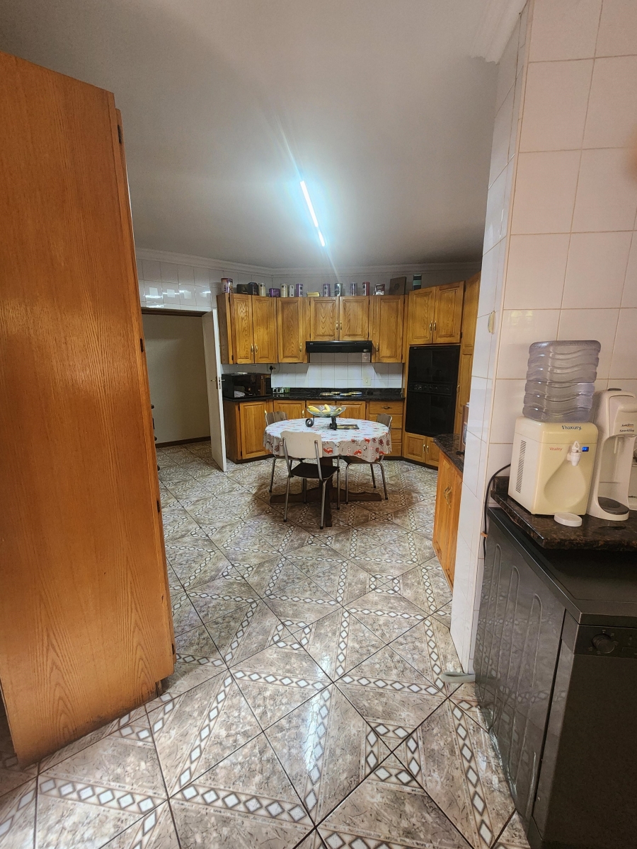 5 Bedroom Property for Sale in Rant En Dal Gauteng