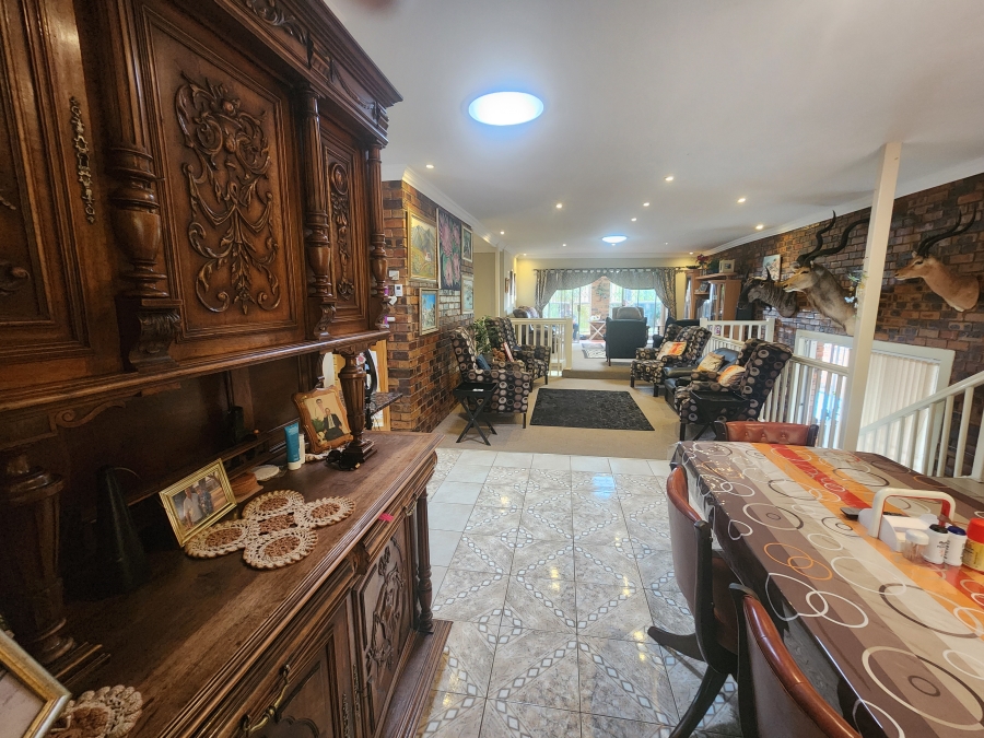 5 Bedroom Property for Sale in Rant En Dal Gauteng