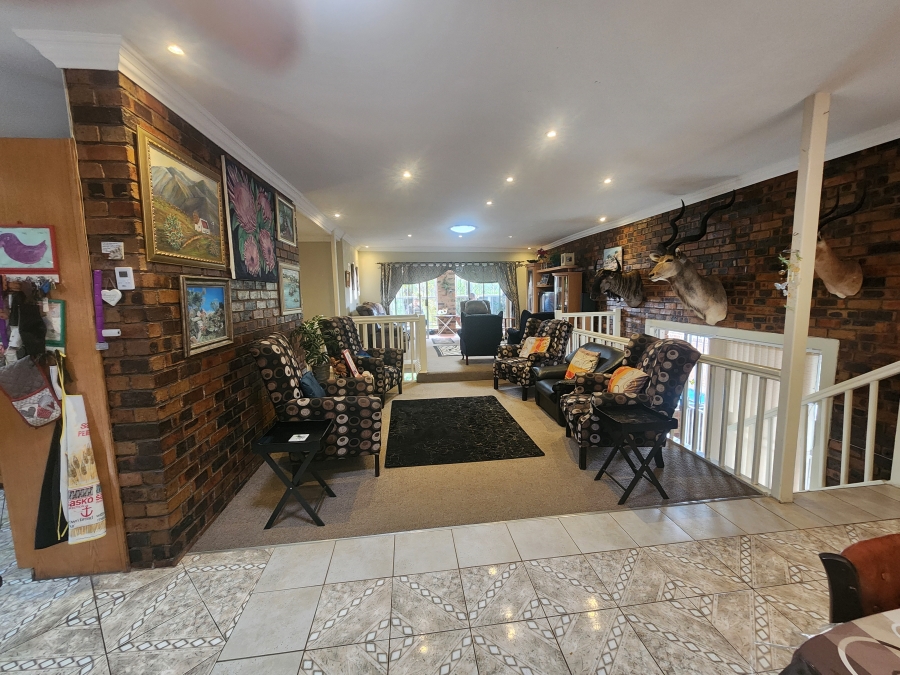 5 Bedroom Property for Sale in Rant En Dal Gauteng