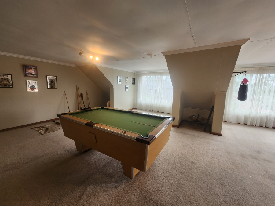 5 Bedroom Property for Sale in Rant En Dal Gauteng