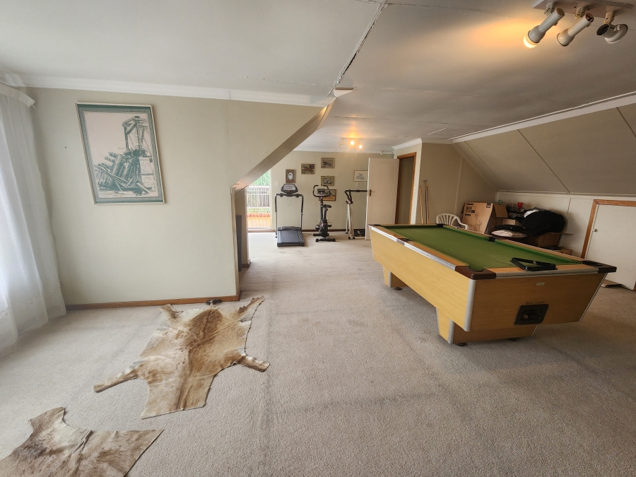 5 Bedroom Property for Sale in Rant En Dal Gauteng