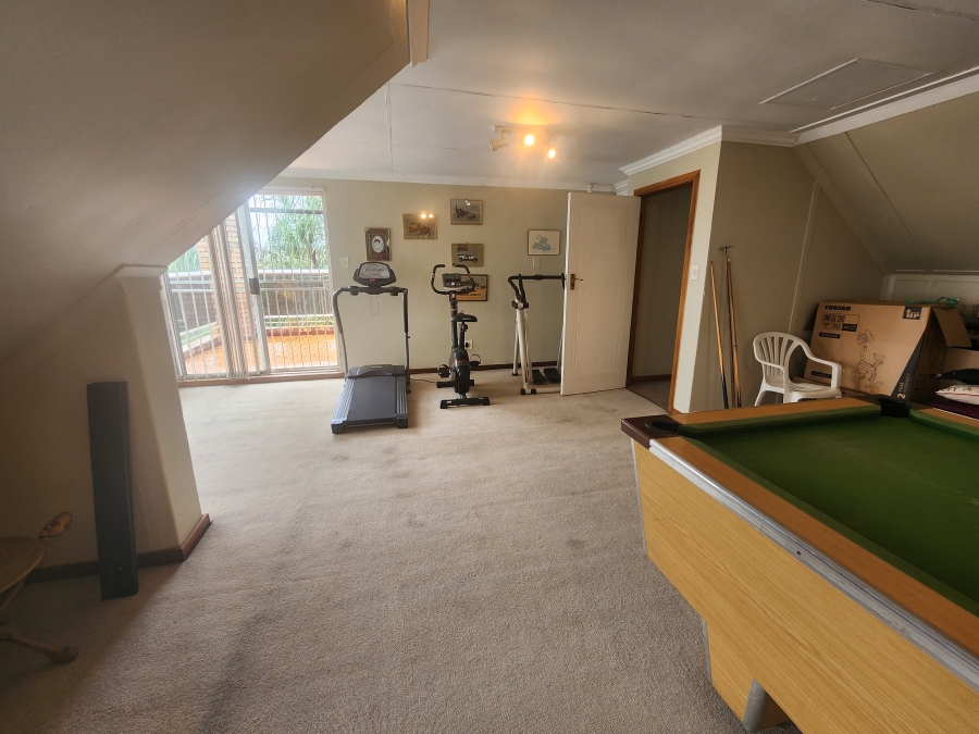 5 Bedroom Property for Sale in Rant En Dal Gauteng