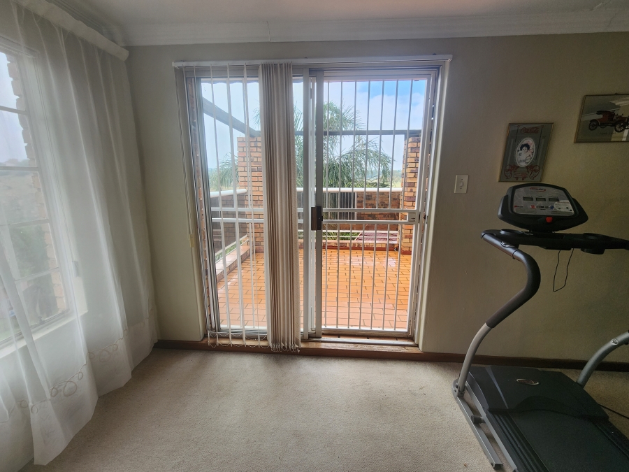 5 Bedroom Property for Sale in Rant En Dal Gauteng