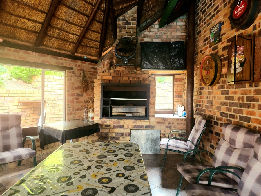 5 Bedroom Property for Sale in Rant En Dal Gauteng