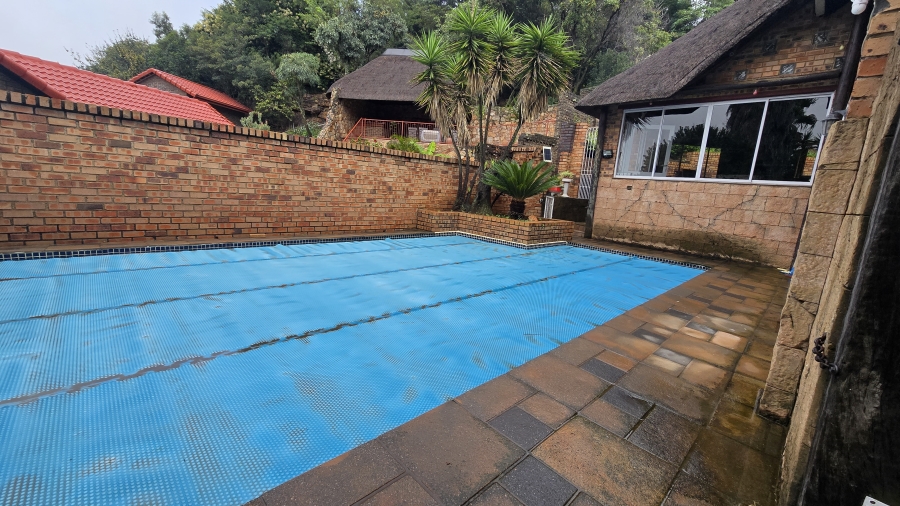 5 Bedroom Property for Sale in Rant En Dal Gauteng