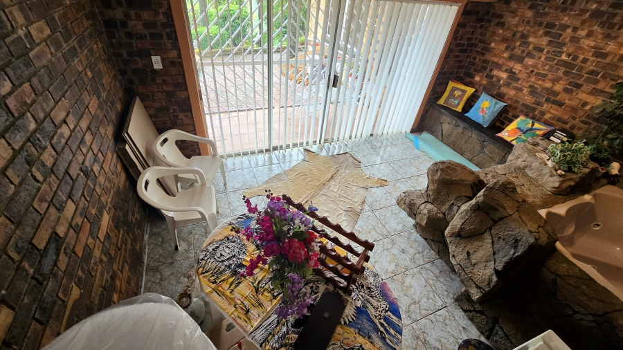 5 Bedroom Property for Sale in Rant En Dal Gauteng