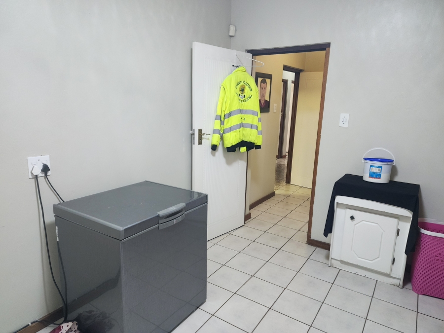 5 Bedroom Property for Sale in Rant En Dal Gauteng
