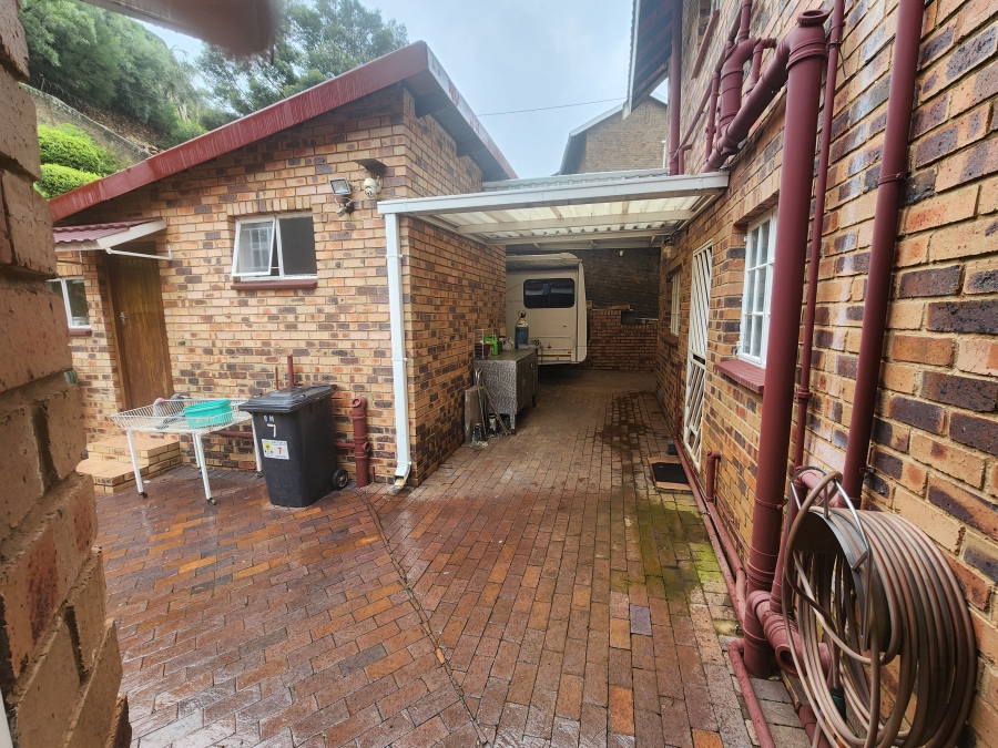 5 Bedroom Property for Sale in Rant En Dal Gauteng