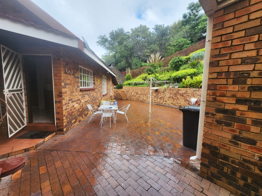 5 Bedroom Property for Sale in Rant En Dal Gauteng
