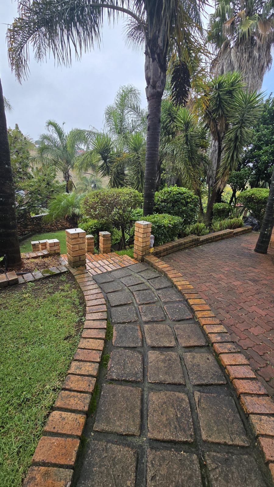 5 Bedroom Property for Sale in Rant En Dal Gauteng
