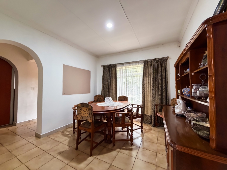 4 Bedroom Property for Sale in Garsfontein Gauteng