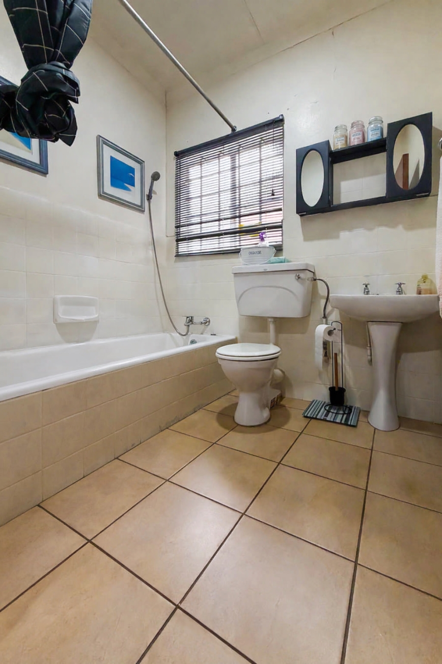 4 Bedroom Property for Sale in Garsfontein Gauteng