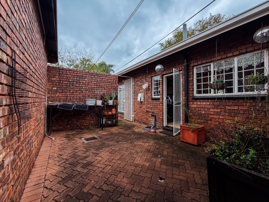 4 Bedroom Property for Sale in Garsfontein Gauteng