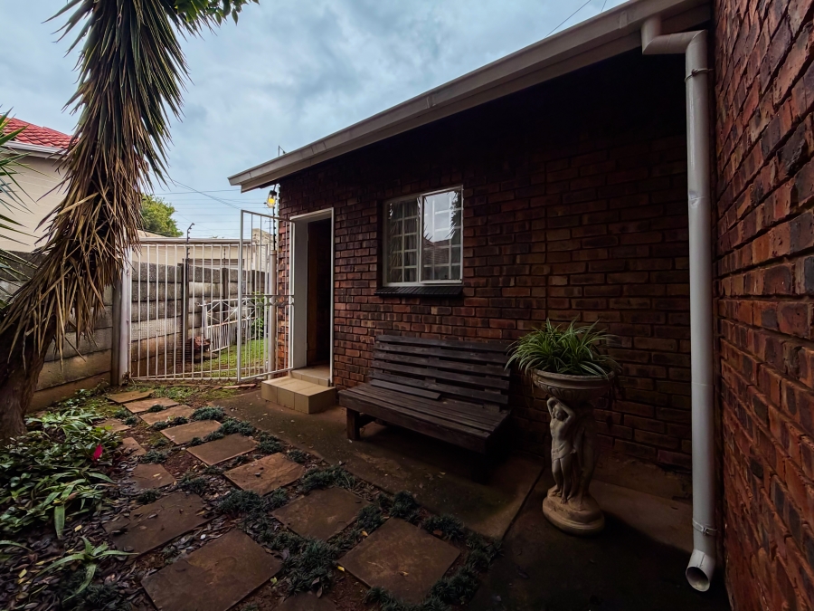 4 Bedroom Property for Sale in Garsfontein Gauteng